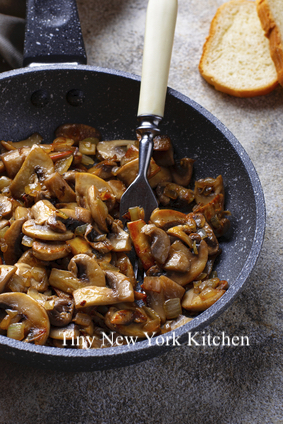 Roasted Mushrooms With Garlic Thyme Butter