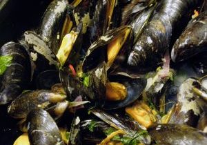 Mussels With Wine And Herbs